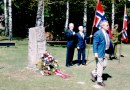 8. mai 1995 - 50 år siden 2. verdenskrig ved bautaen over falne fra Holla - bilde 3 .
 50th anniversary of the end of WWII, 8th May 1995 - 3- 